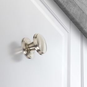 Beaulieu Round Knob with Round Backplate